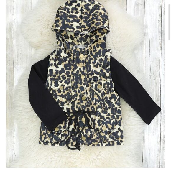 NWT Women’s 2 piece Leopard Animal Print Vest with Long Sleeve Tee - Small - Picture 2 of 8